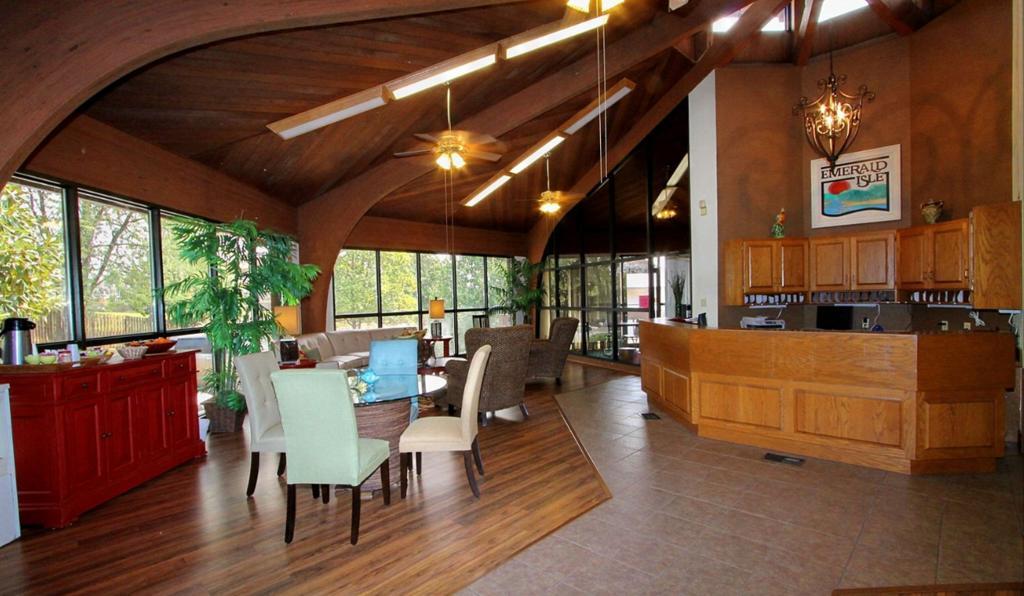 Emerald Isle Resort Хот-Спрингс Экстерьер фото